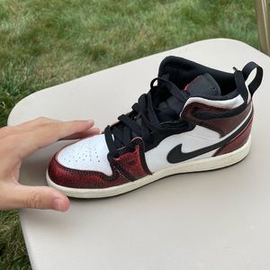 Boys Jordan sneakers gently used